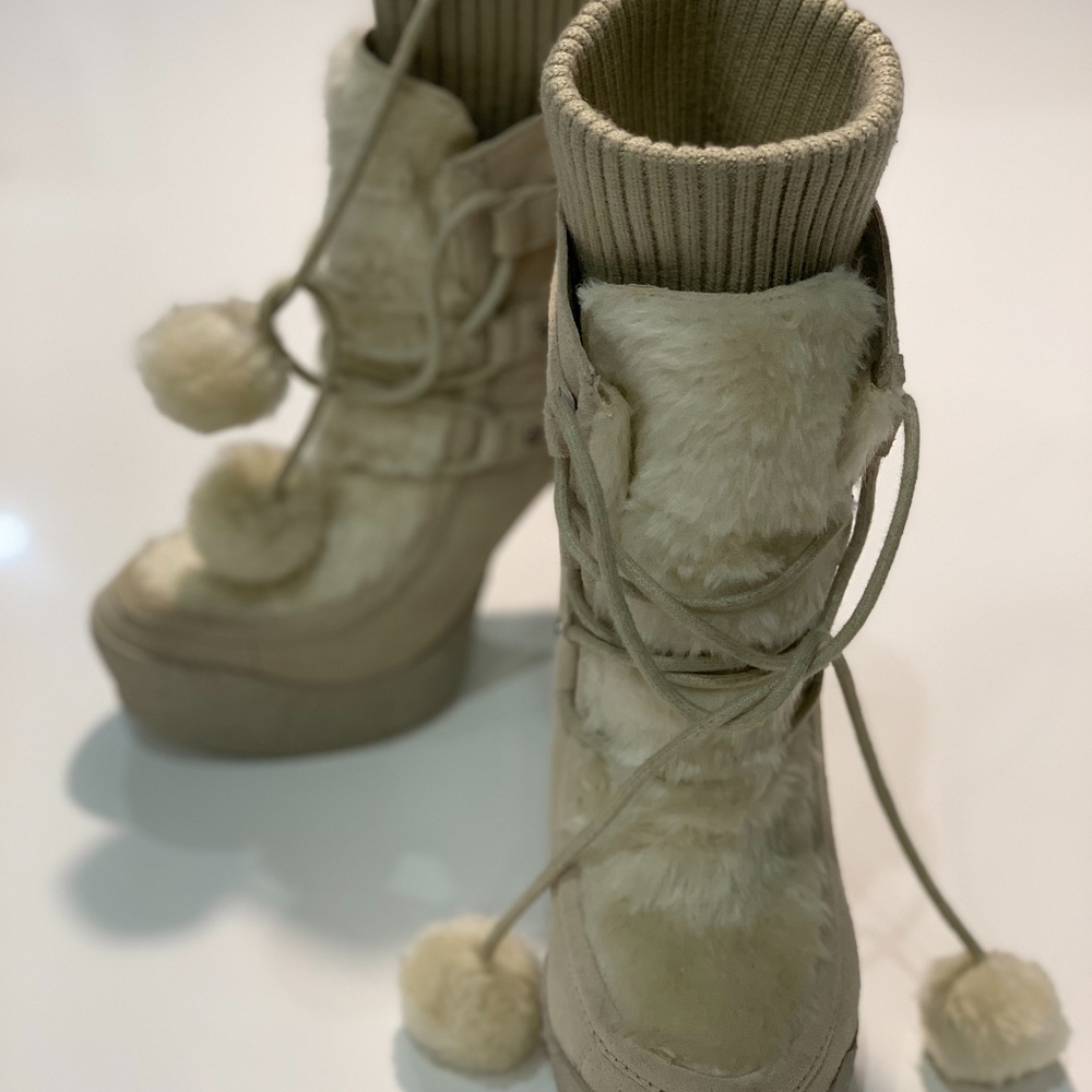 Guess by Marciano boots - new without box